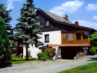 Gästehaus Goy - Ferienwohnung, Doppelzimmer und Dreibettzimmer in Schirgiswalde Kirschau